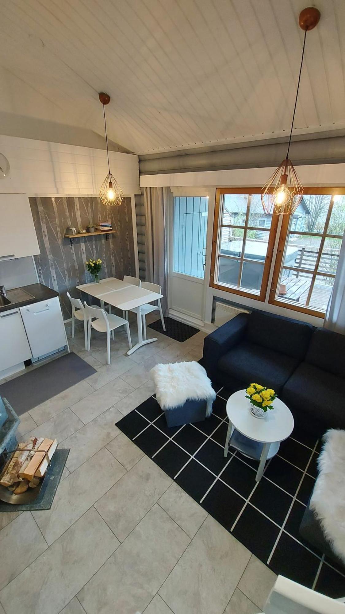 Soepoe Moekki Himoksella Palveluiden Vieressae Villa Jämsä Exteriör bild